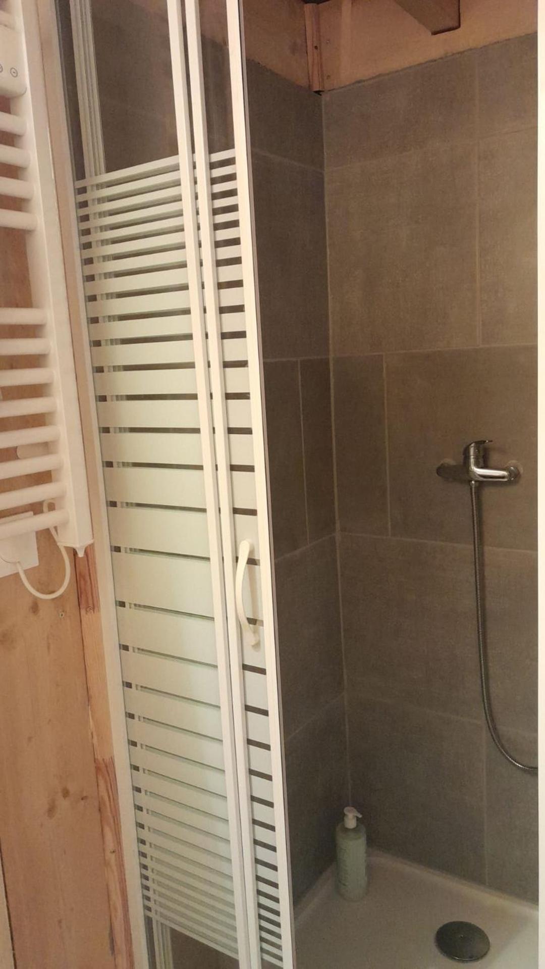 La Cabane En Bois Tourves Exteriör bild