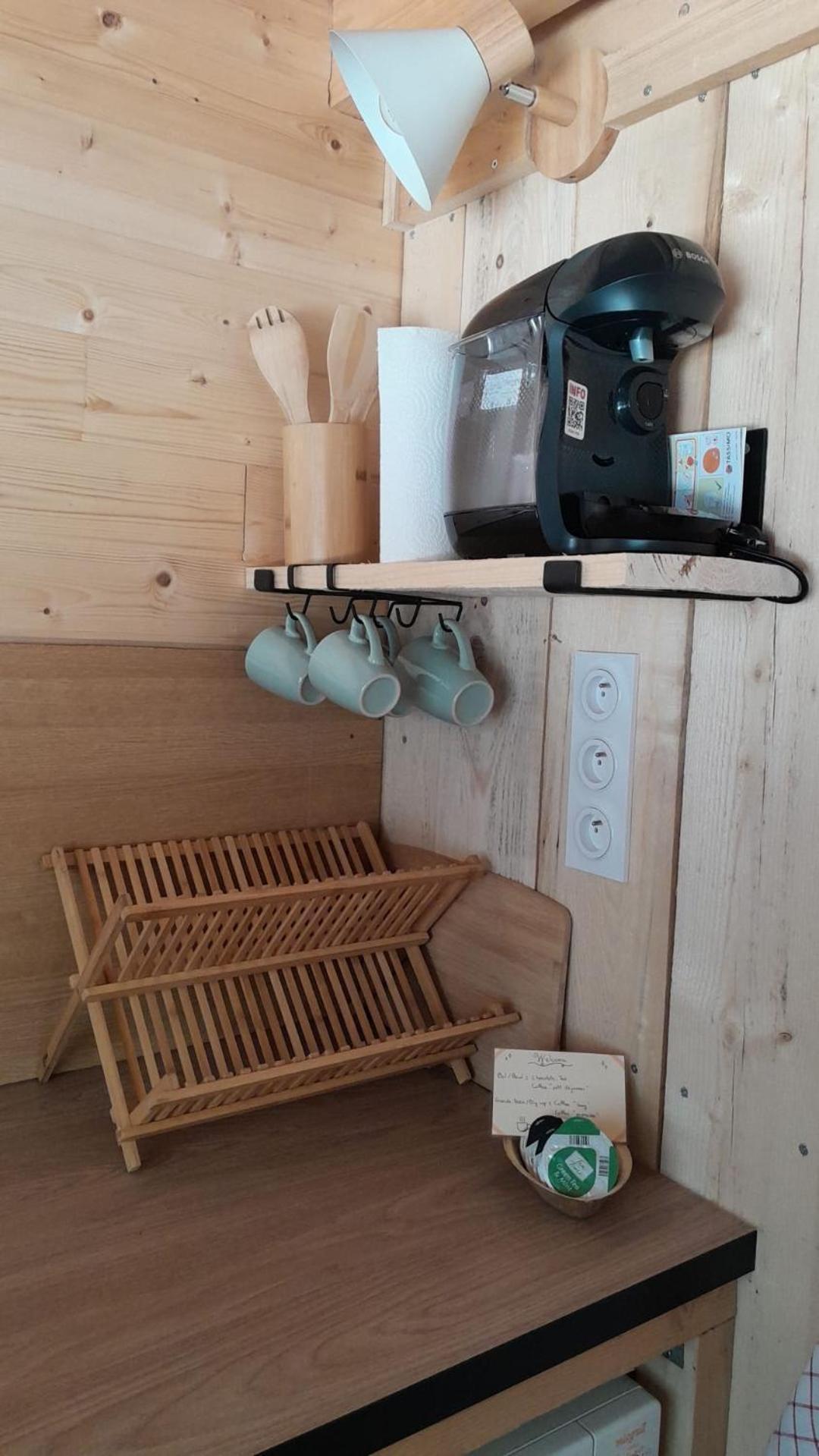 La Cabane En Bois Tourves Exteriör bild