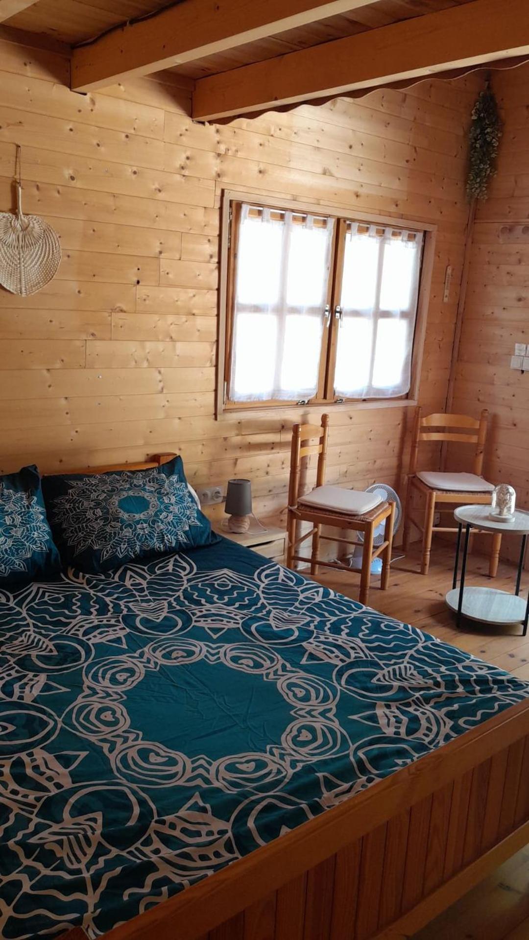 La Cabane En Bois Tourves Exteriör bild