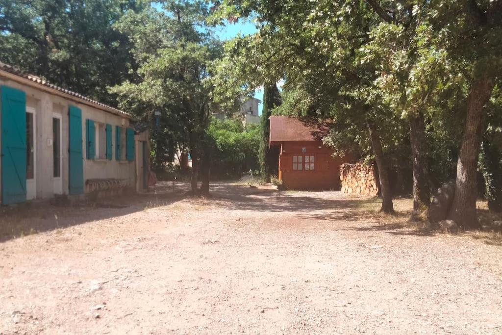 La Cabane En Bois Tourves Exteriör bild
